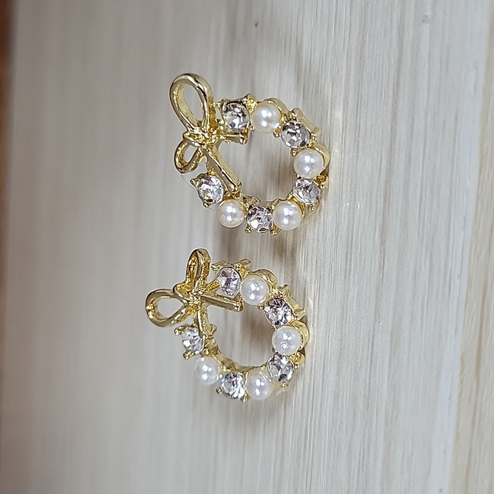 Wreath Sparkle Pearl Bow Stud Earrings, S925 - Picture 5 of 6